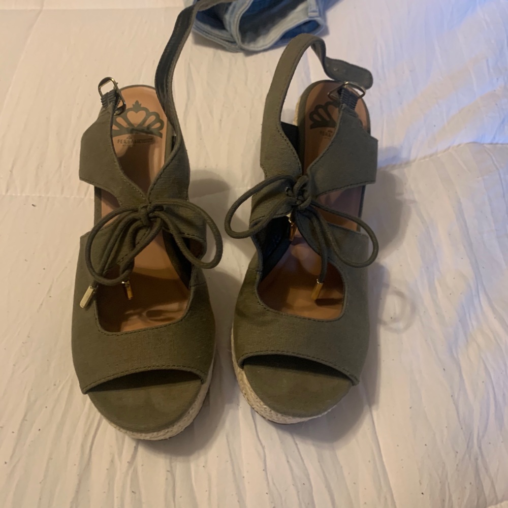 Army green wedges